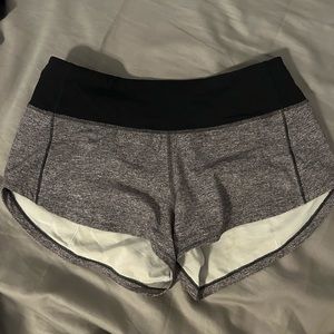 lululemon speed ups, size 2, low rise, 2.5 in